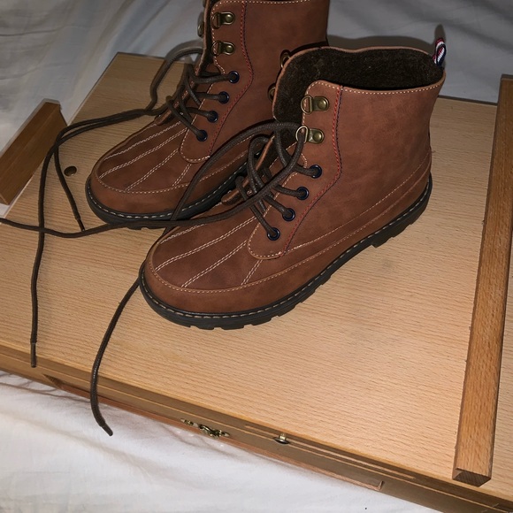 Boys size 3 boots - Picture 2 of 6